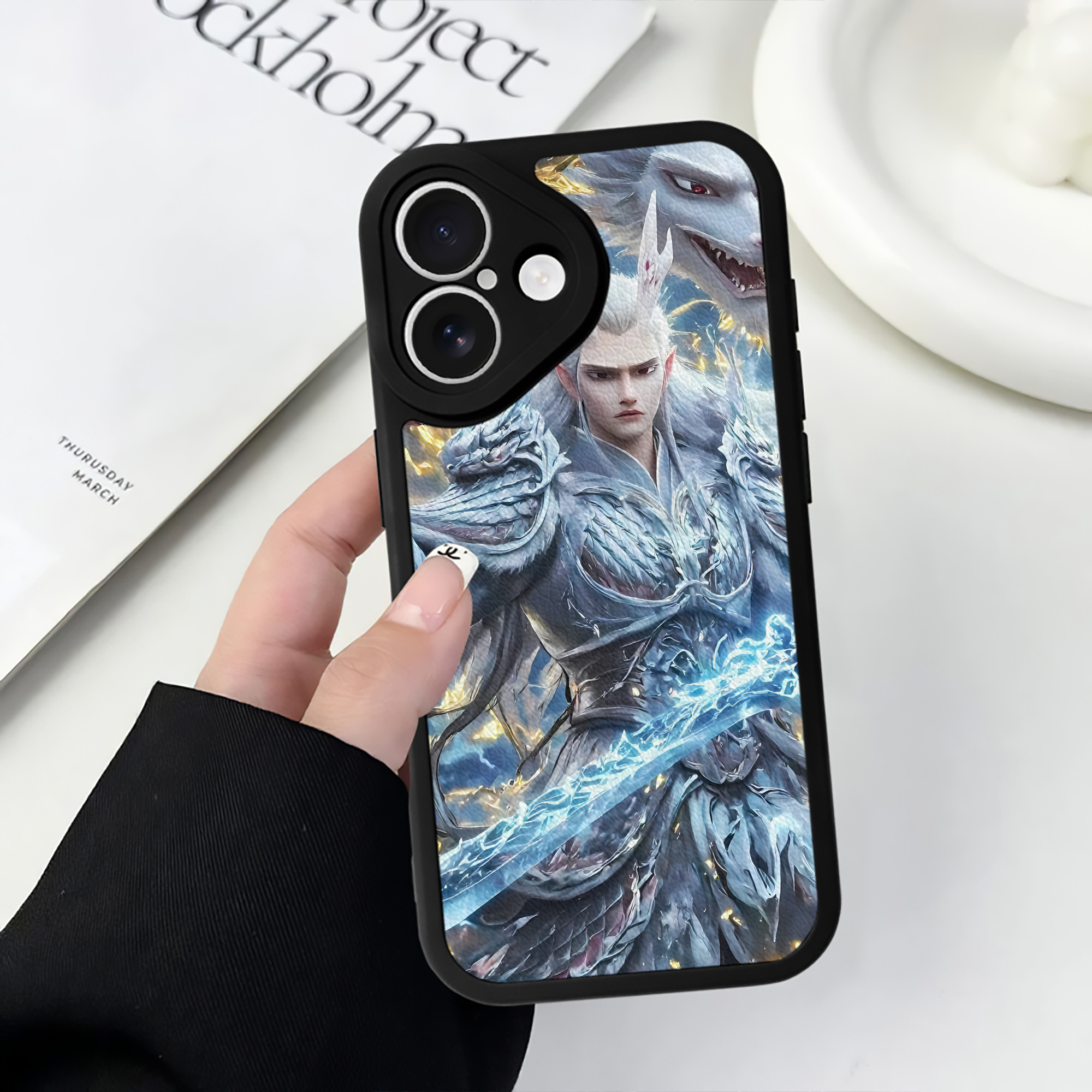 （画像用） Ne Zha 2 ナタ 魔童の大暴れ 【iPhone 16シリーズ対応】シリコンスマホケース（レザー調） 材質：シリコン